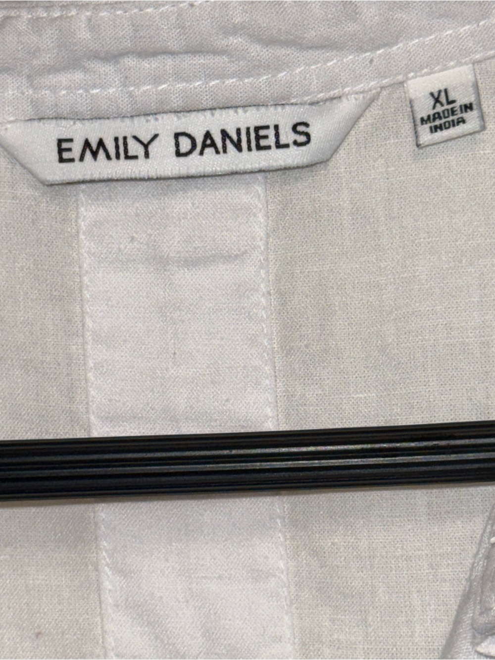 Emily Daniels White Button-Front Shirt - Picture 4 of 7